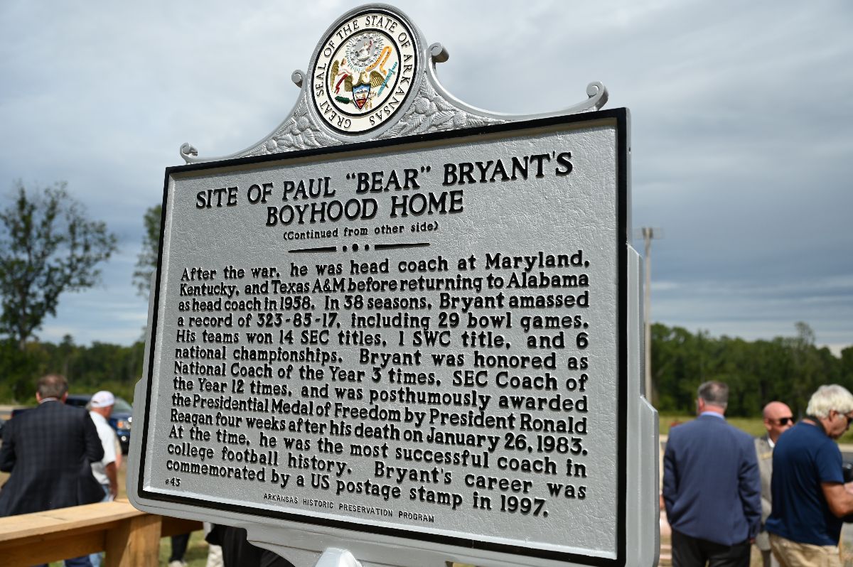 Arkansas Historic Preservation Program Unveils Paul 'Bear' Bryant Historical Marker in Fordyce